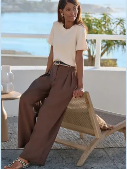 Pull en tricot léger à manches courtes avec fini côtelé et ourlet fendu