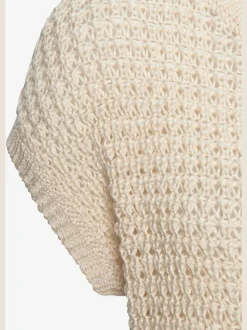 Pull à manches courtes avec large encolure ronde et finitions douces en tricot