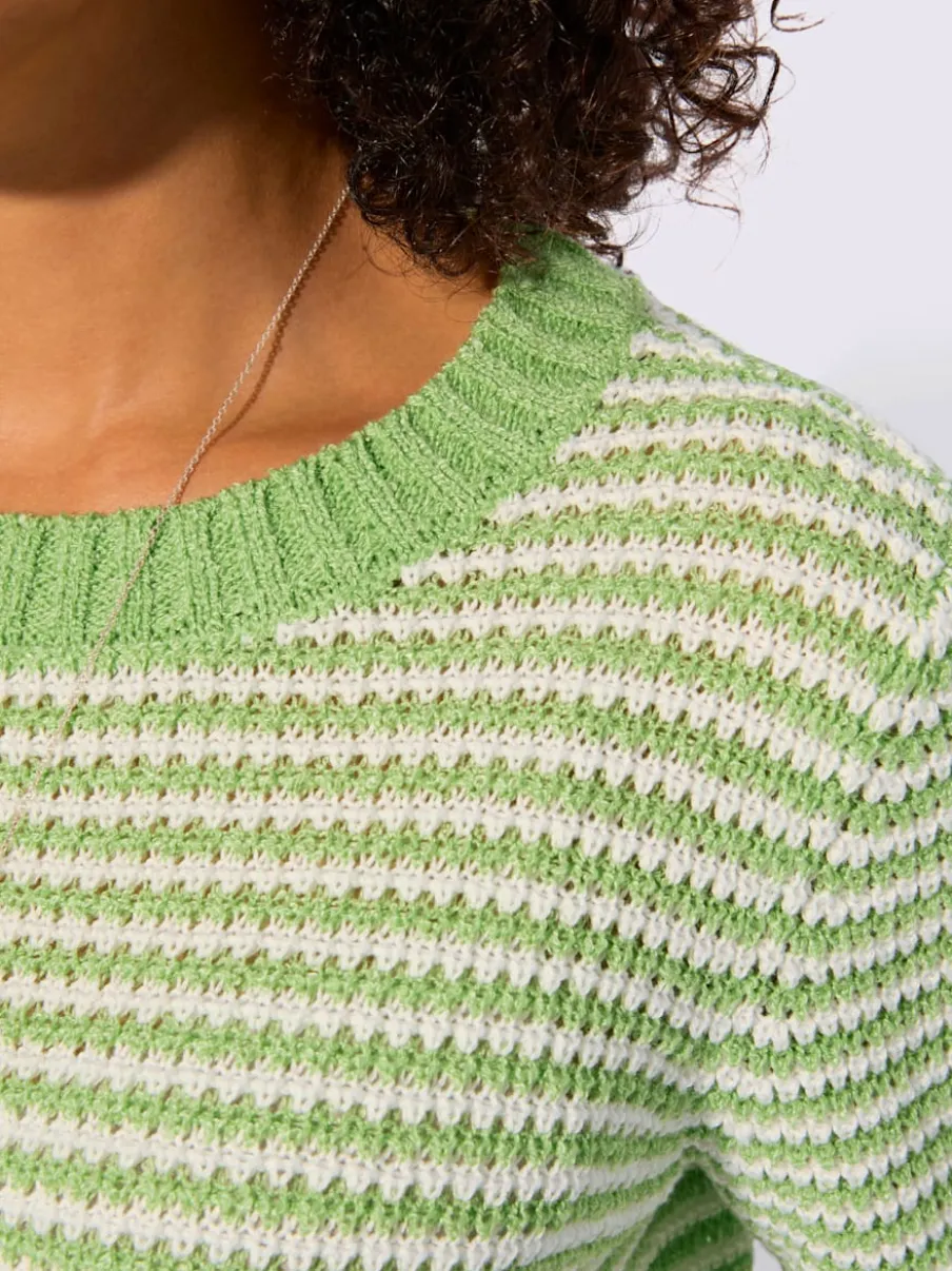 Pull à manches courtes en coton à rayures sportives et encolure ronde