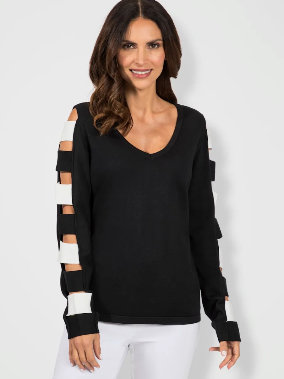 Pull à manches longues avec découpes encolure en V