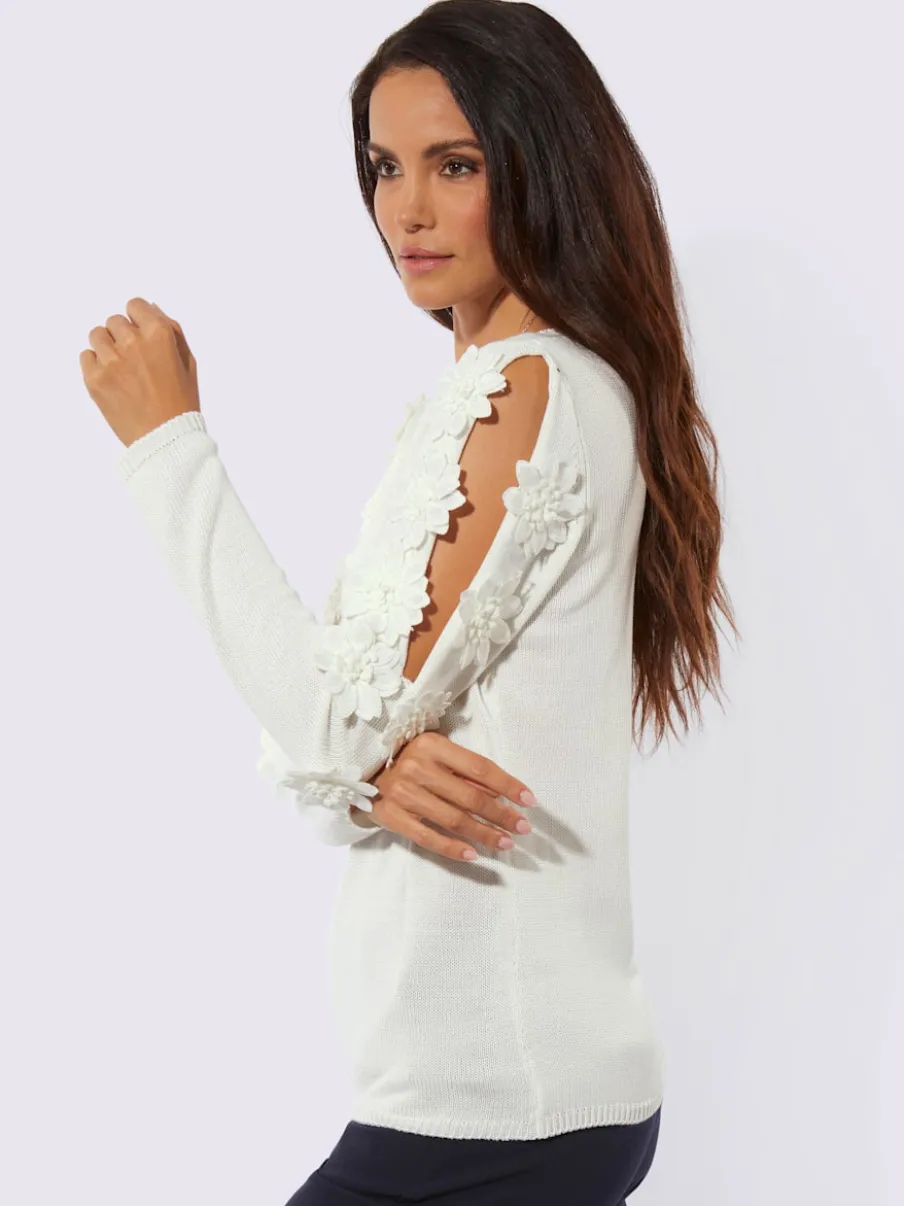 Pull à manches longues avec fleurs en relief aux épaules