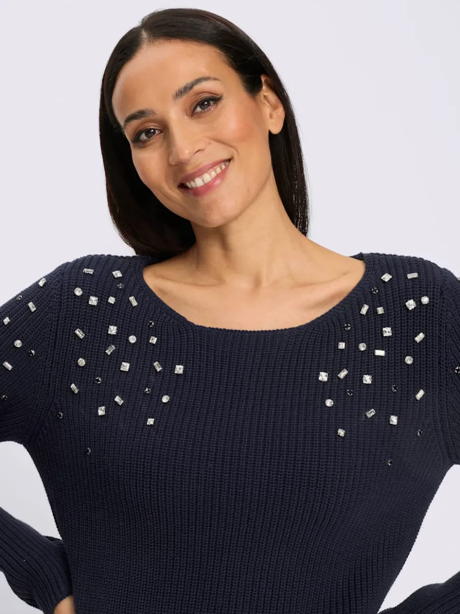 Pull pierres brillantes fantaisie devant