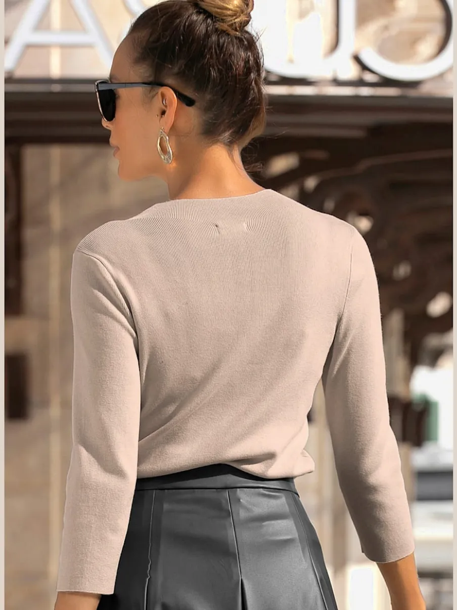 Pull près du corps à encolure haute et manches 3/4