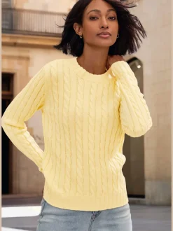 Pull torsadé à encolure ronde avec manches longues et bords-côtes