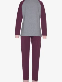Pyjama au style universitaire