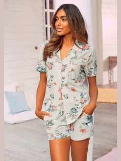 Pyjama court fantaisie coupe classique