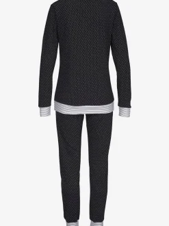 Pyjama doux. joli mélange de motifs
