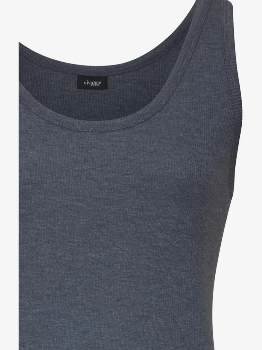 Robe à bretelles en tricot côtelé avec fente élégante