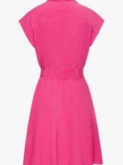 Robe-chemisier avec col tendance et mancherons courts à patte de boutonnage