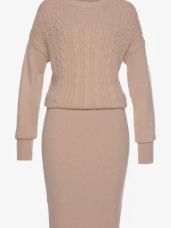Robe courte en tricot à encolure ronde et manches longues