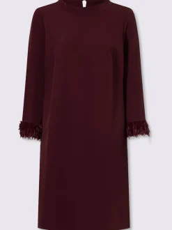 Robe de cocktail empiècement en imitation plumes amovible