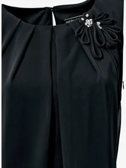 Robe de cocktail à encolure ronde et sans manches avec volants