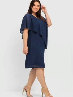Robe de cocktail style cape