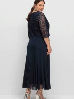 Robe de soirée encolure en v affinante
