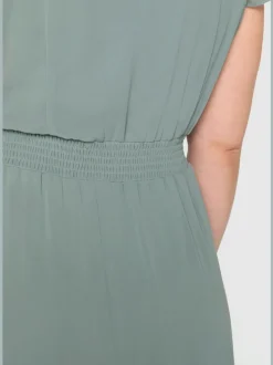 Robe de soirée manches chauve-souris affinantes