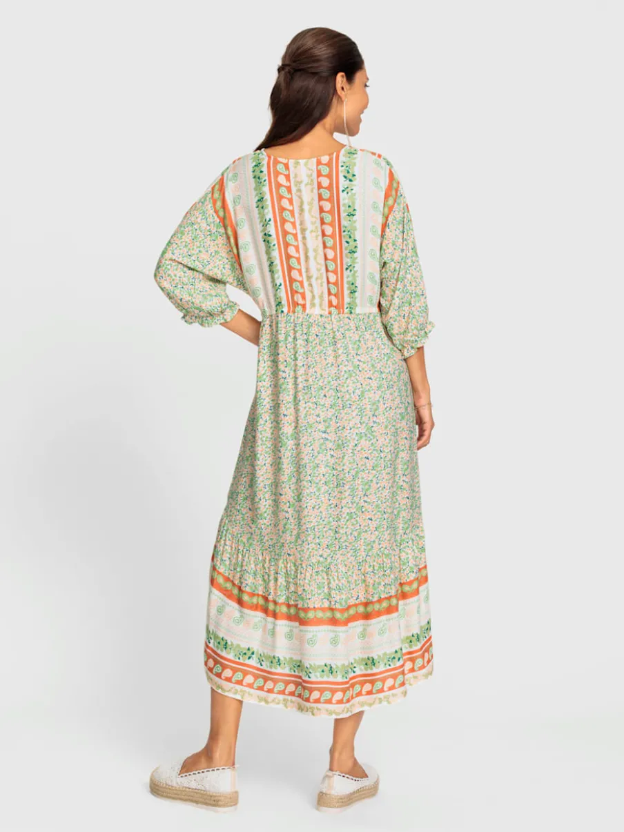 Robe d'été avec encolure en V et manches chauve-souris