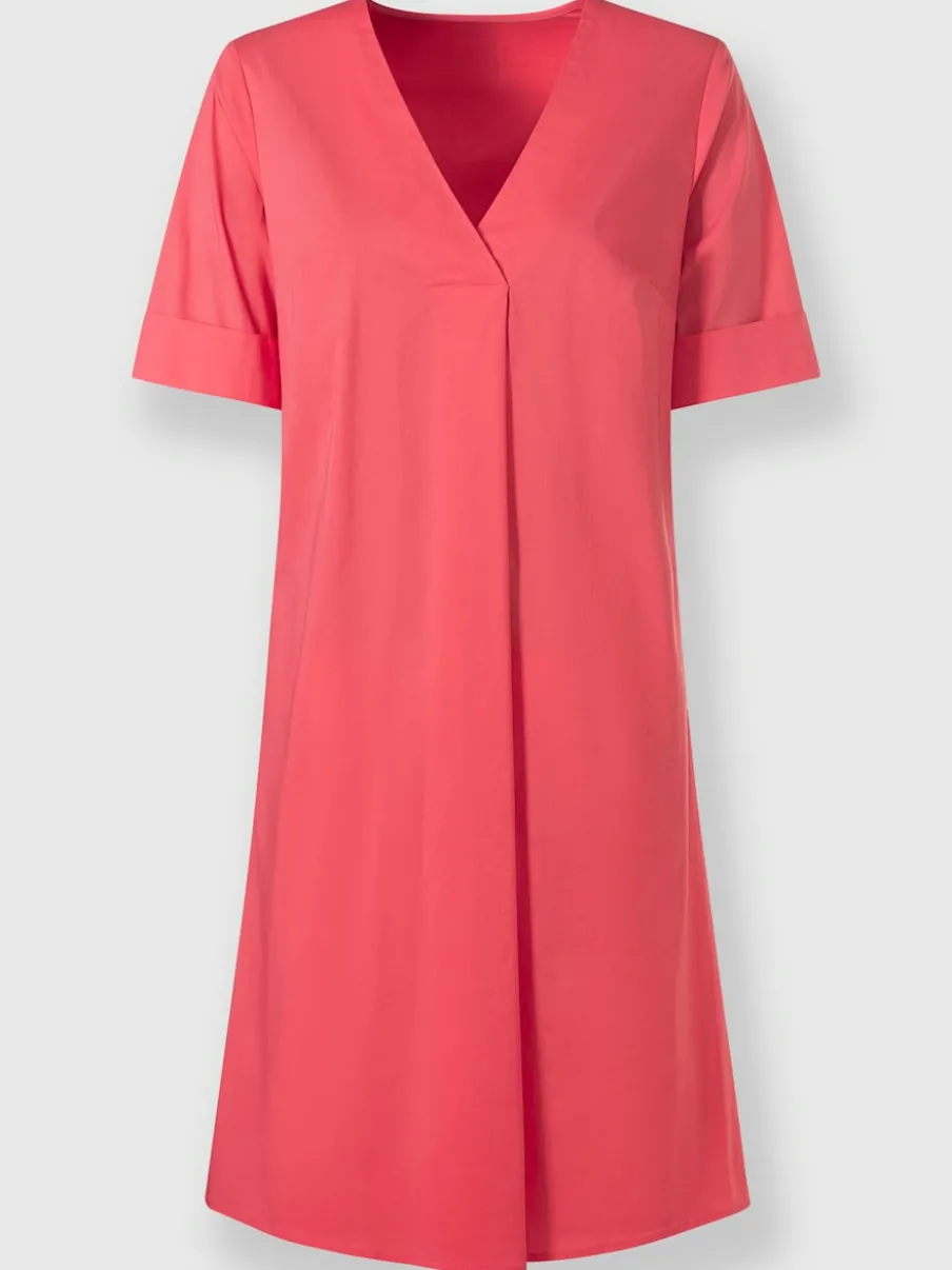 Robe d'été avec encolure en V et poches latérales