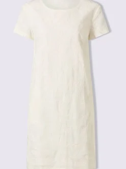 Robe d'été avec encolure ronde et broderie florale