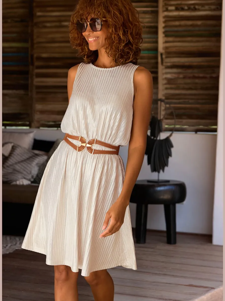 Robe d'été avec fente au dos et taille élastique