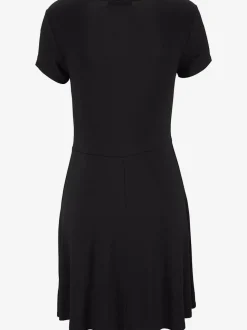 Robe d'été avec lacets à l'encolure et manches courtes