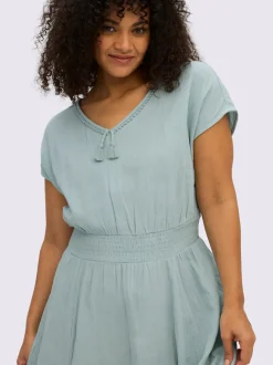 Robe d'été encolure en v affinante