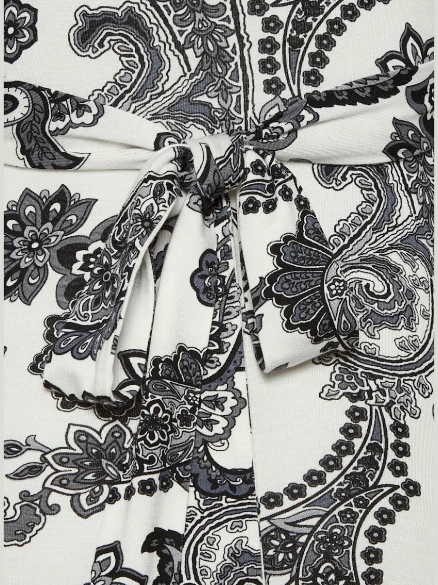Robe d'été à encolure en V avec imprimé en viscose douce