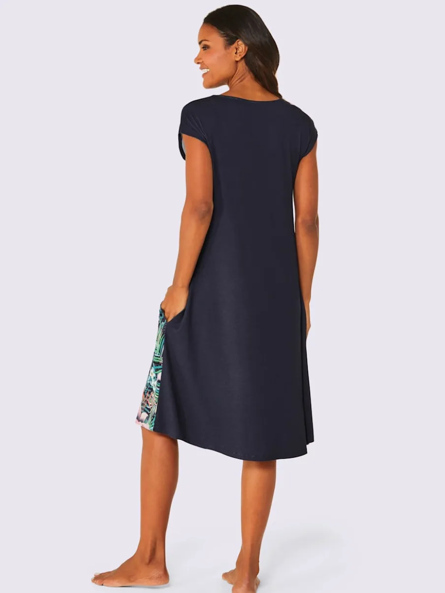 Robe d'été à encolure ronde et mancherons avec motif tropical