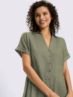 Robe d'été en lin léger avec col chemise et boutonnière