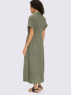 Robe d'été en lin léger avec col chemise et boutonnière