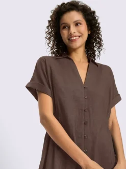 Robe d'été en lin léger avec col chemise et boutonnière