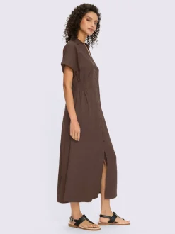 Robe d'été en lin léger avec col chemise et boutonnière