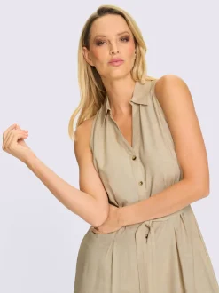 Robe d'été en lin sans manches avec ceinture nouée