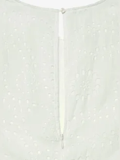 Robe d'été longue sans manches avec dentelle et plis flatteurs
