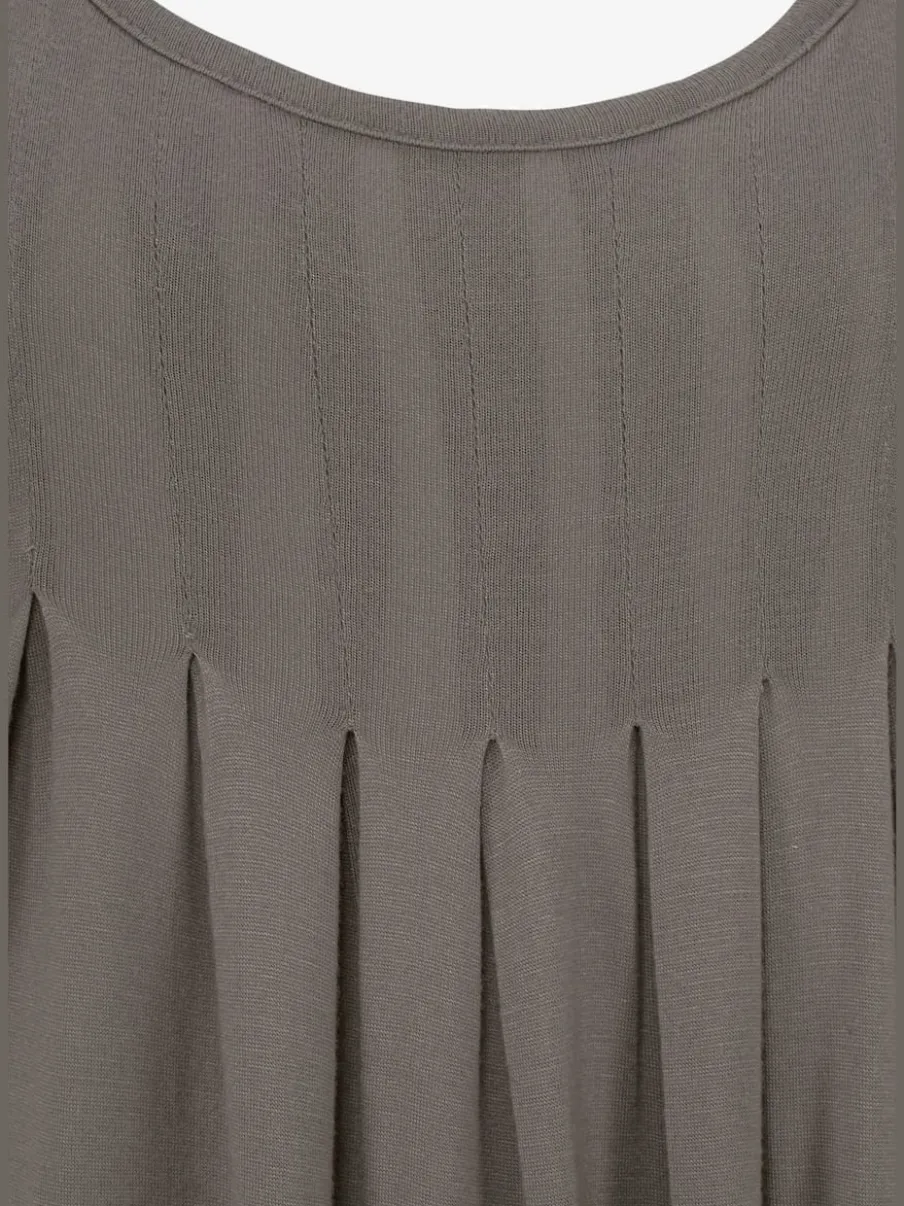 Robe d'été sans manches à motifs floraux avec détails plissés