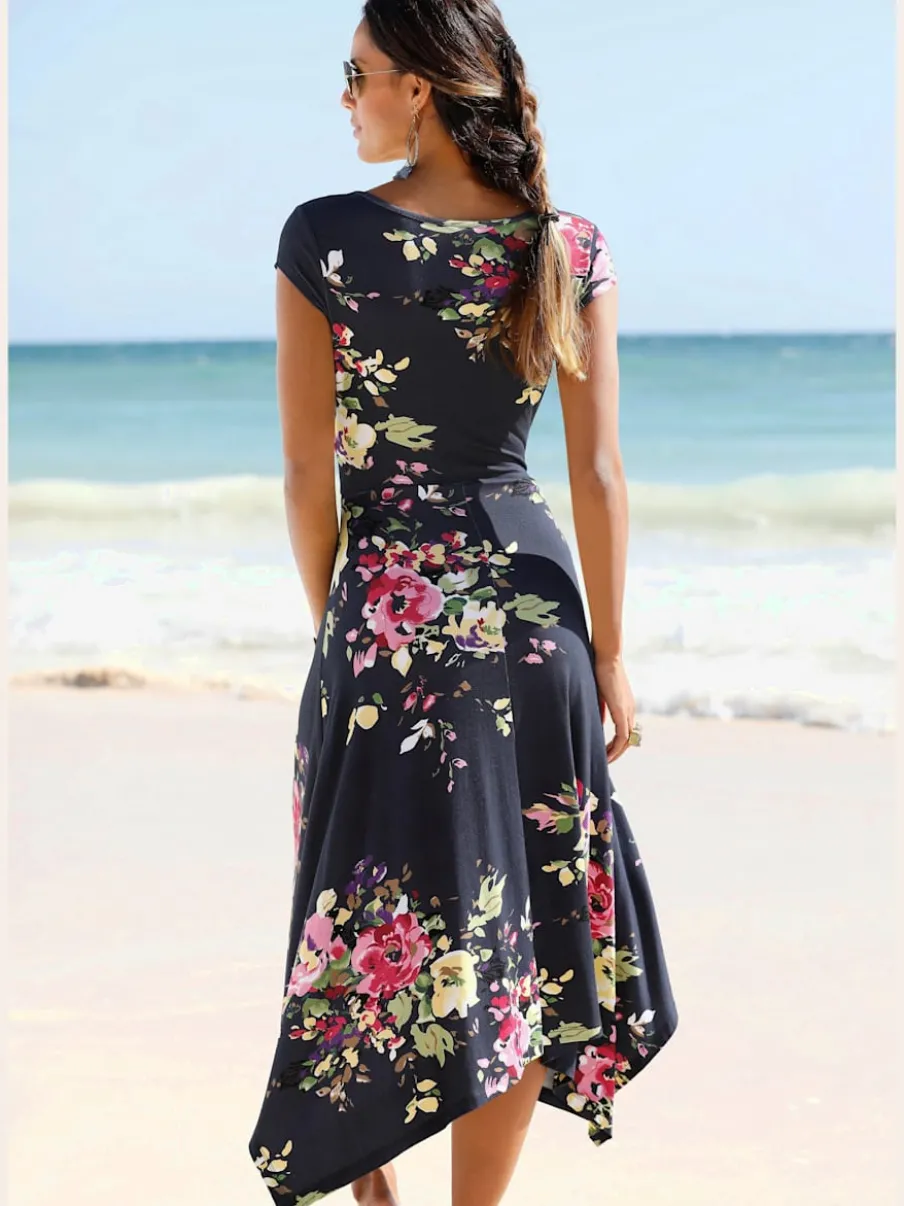 Robe d'été évasée à encolure en V floralement imprimée