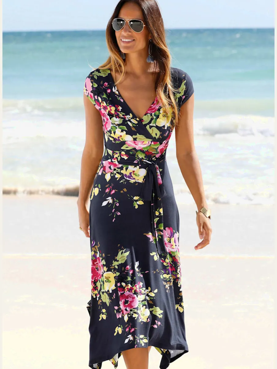 Robe d'été évasée à encolure en V floralement imprimée