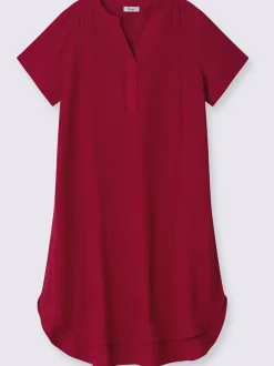 Robe en coton col v avec patte de boutonnage