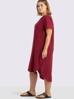 Robe en coton col v avec patte de boutonnage