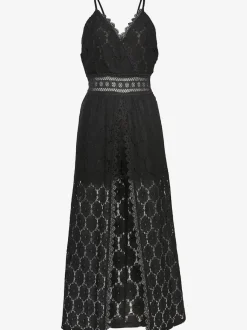 Robe en dentelle avec empiècement et fente avant