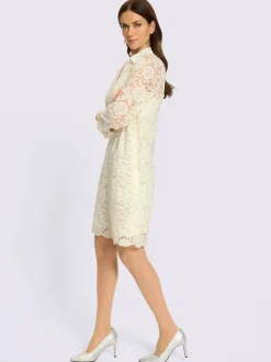Robe en dentelle dentelle florale légèrement transparente