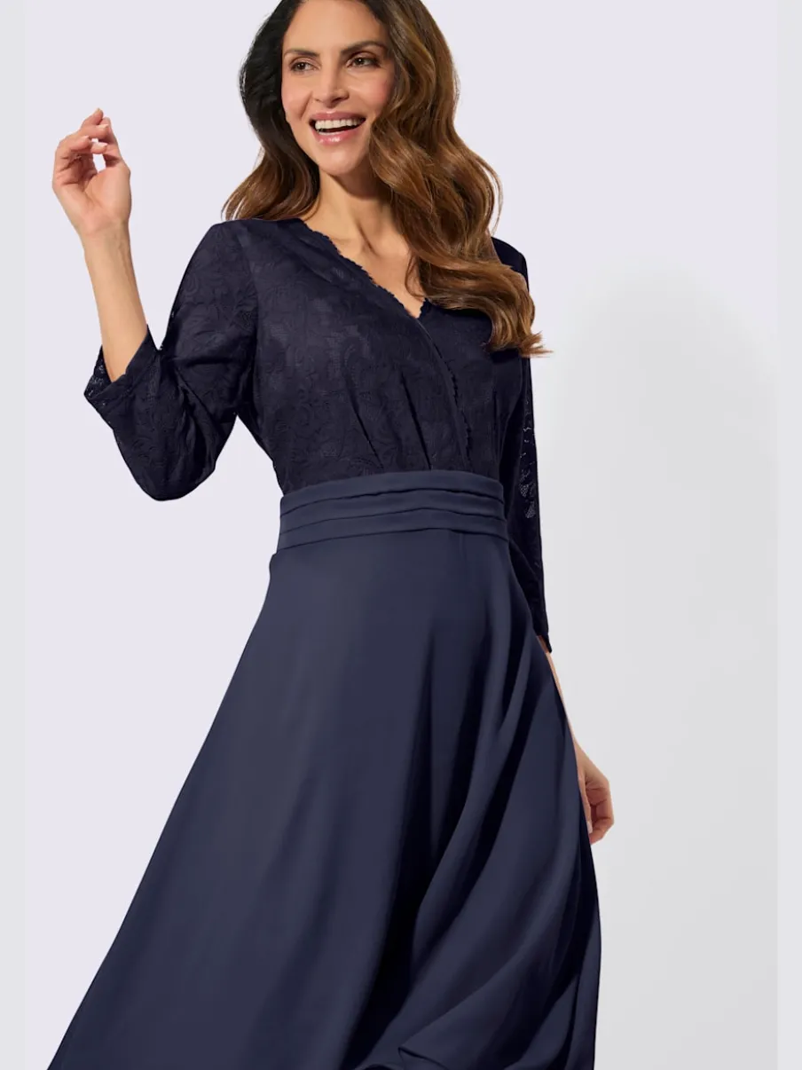 Robe en dentelle qualité tissée
