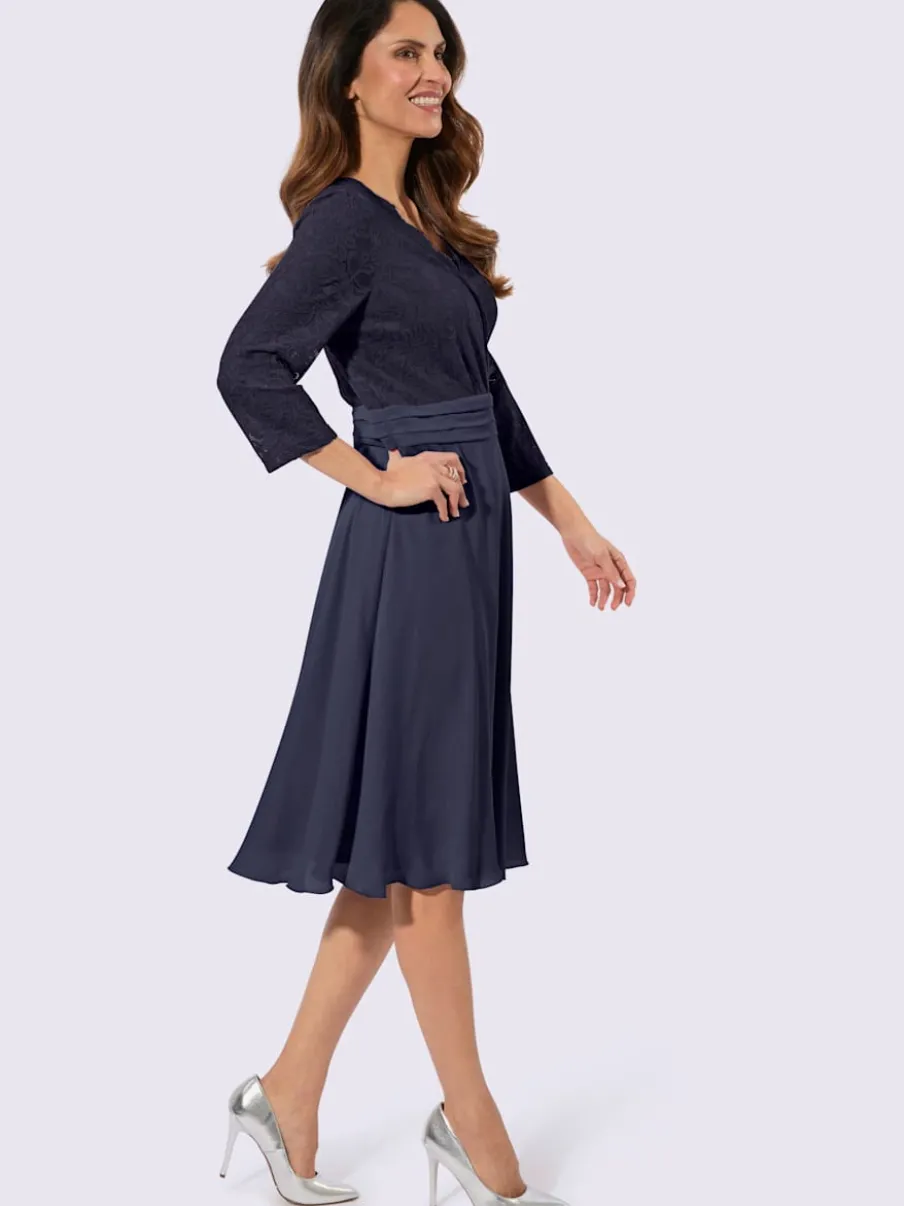 Robe en dentelle qualité tissée