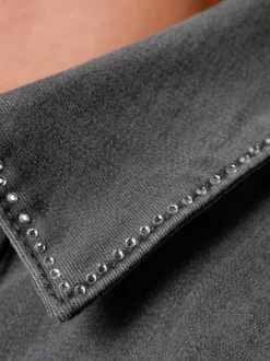 Robe en jean avec col chemise et poches pratiques