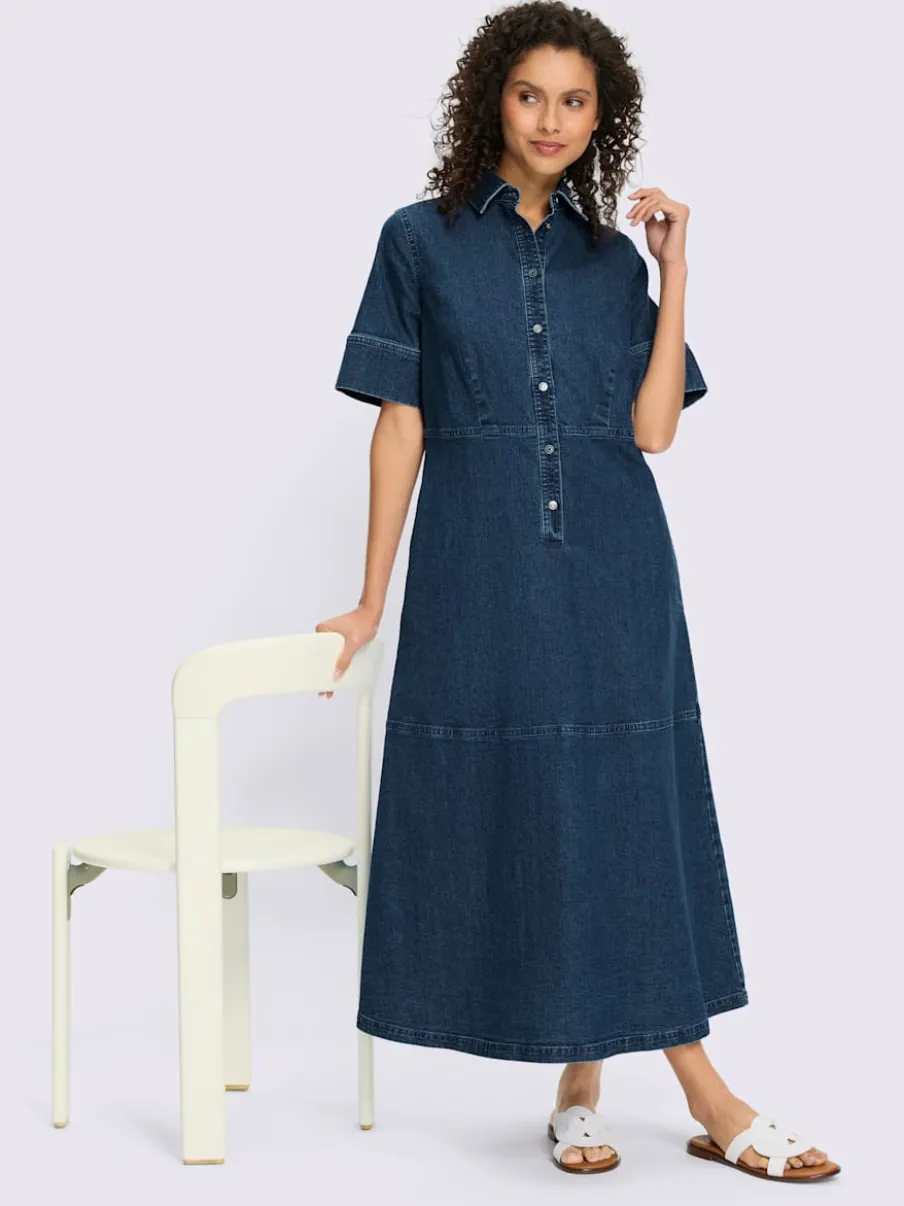 Robe en jean à col chemise et manches courtes avec poches discrètes
