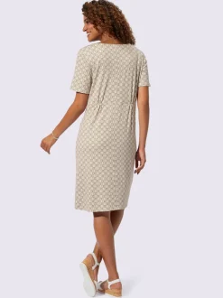 Robe en jersey avec encolure en V et poches