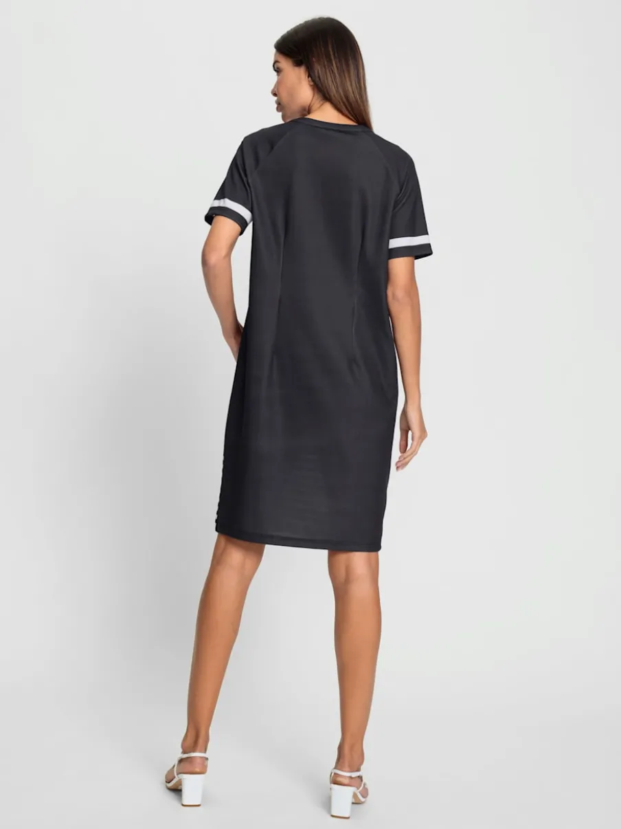 Robe en jersey avec inscription et rayures contrastées