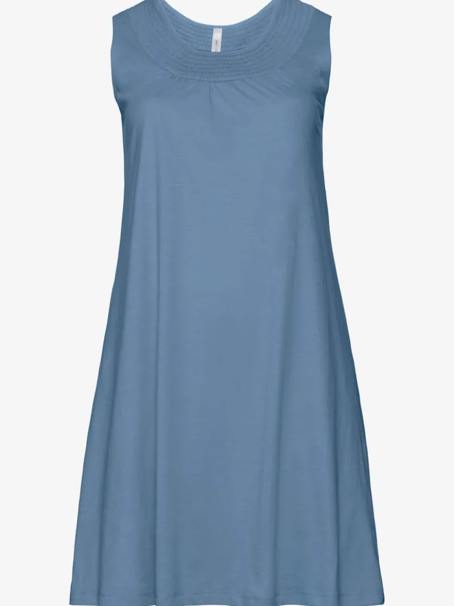 Robe en jersey encolure smockée