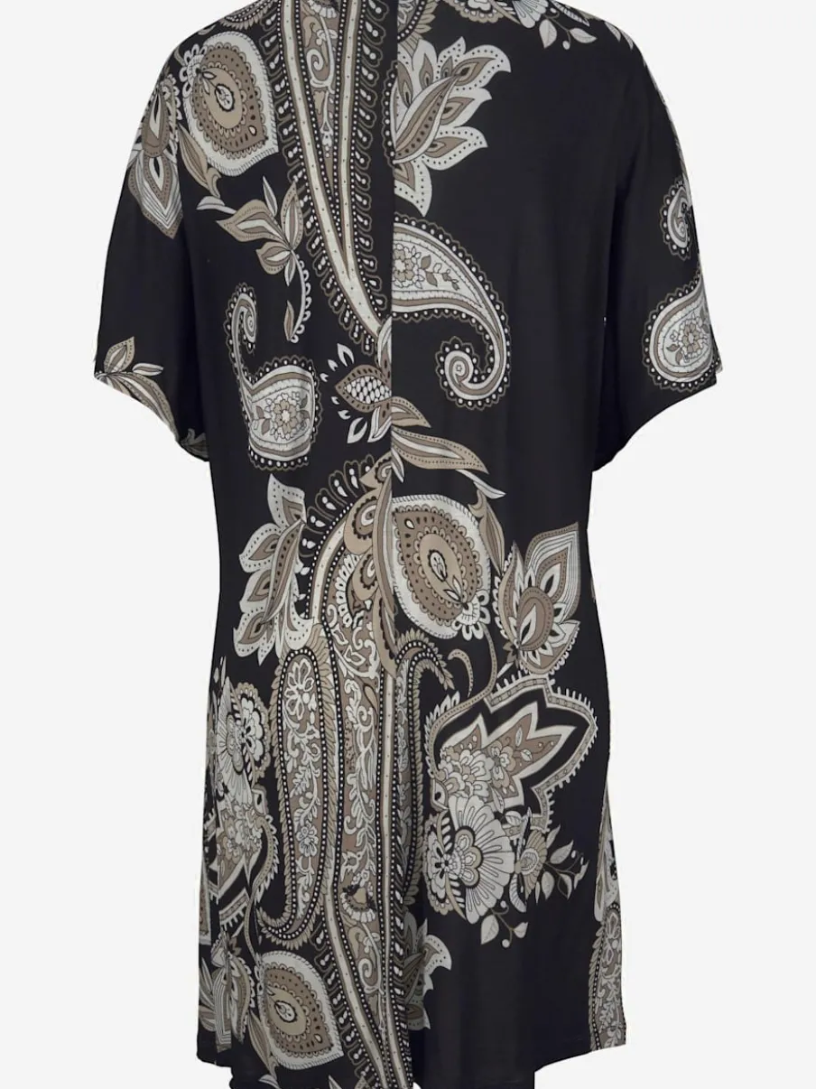 Robe en jersey à motifs floraux et large col arrondi avec manches courtes
