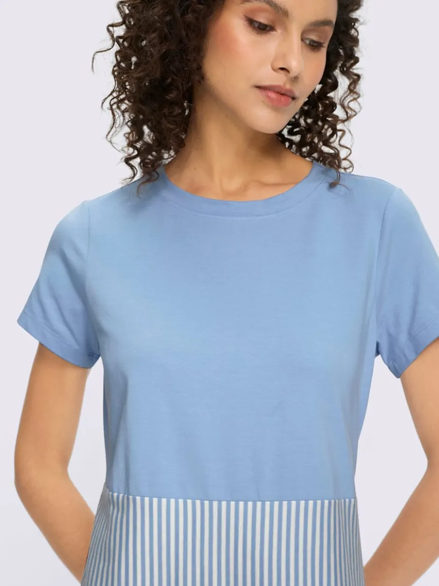 Robe en jersey à rayures avec col rond et manches courtes