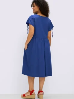 Robe en jersey superbe broderie florale